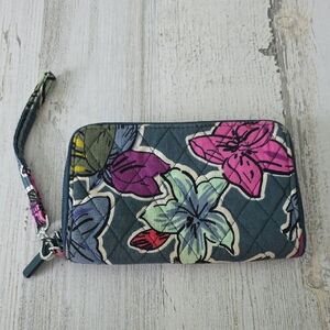 Vera Bradley Quilted Wristlet RFID Georgia Wallet Falling Flowers Zipper Close